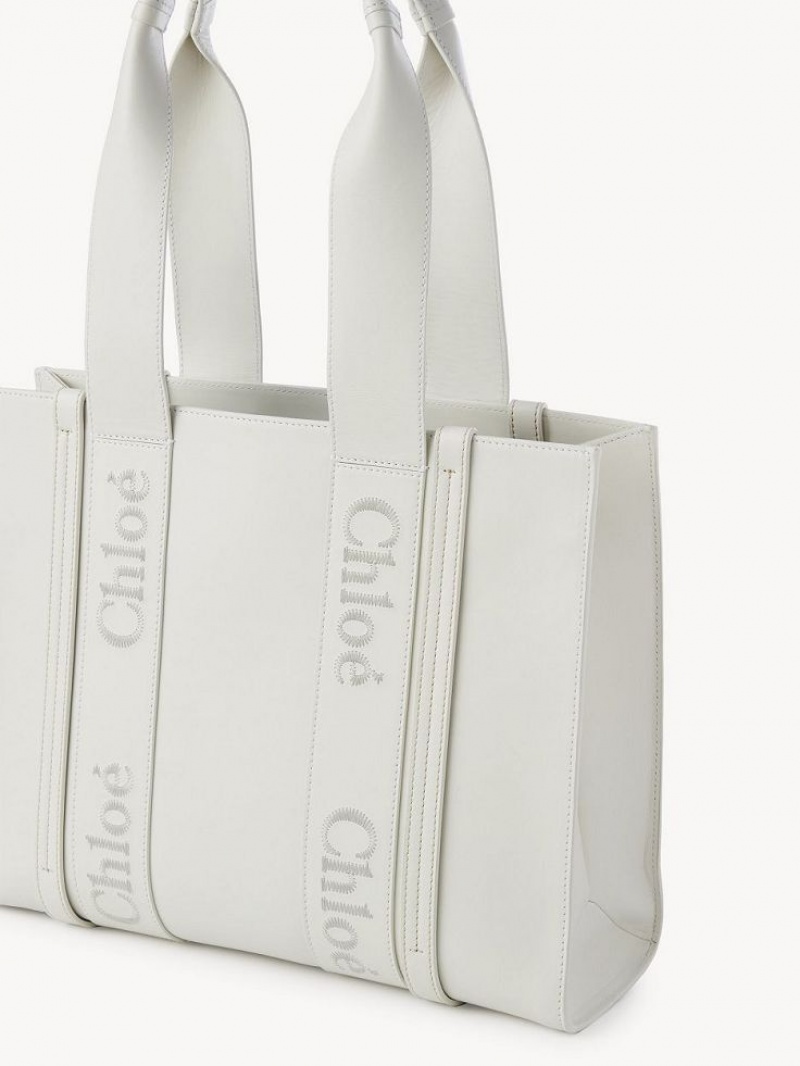 White Chloe Medium Woody Tote Bags | CHE-SR13300