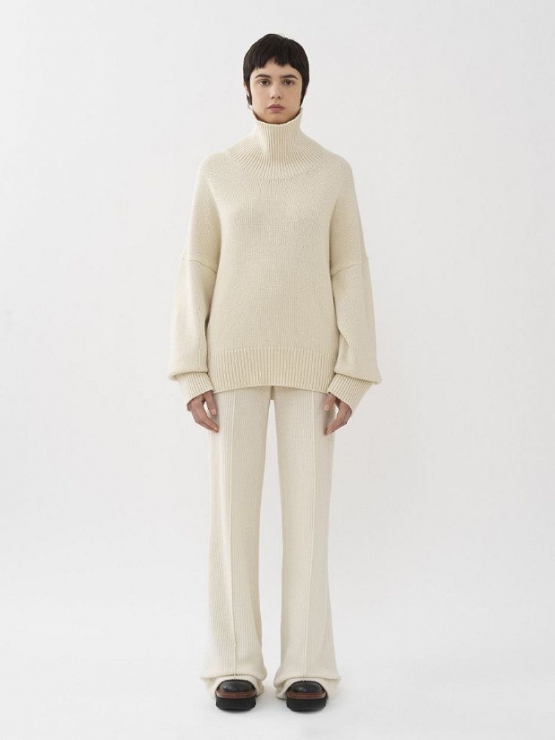 White Powder Chloe Oversized High-neck Knitwear | CHE-SR13927